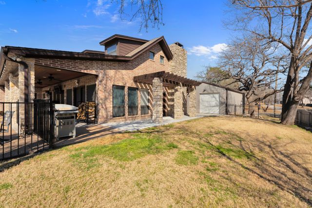 5014 Largo Drive, Granbury, TX 76049
