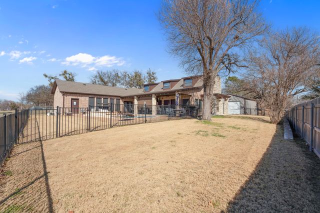 5014 Largo Drive, Granbury, TX 76049