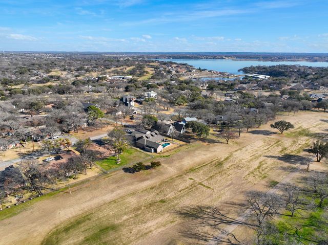 5014 Largo Drive, Granbury, TX 76049