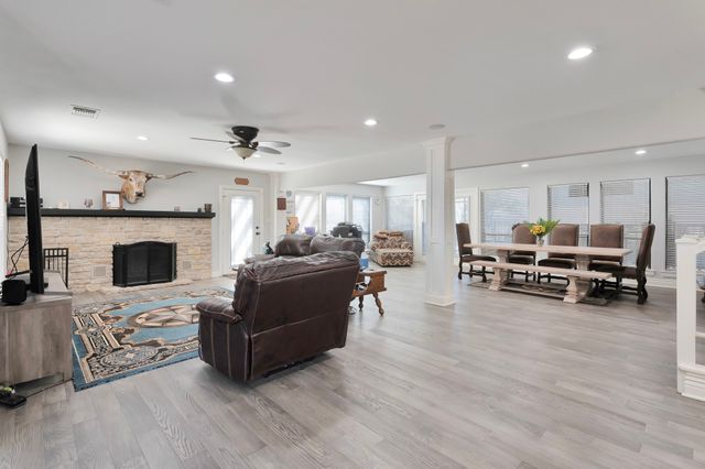 5014 Largo Drive, Granbury, TX 76049