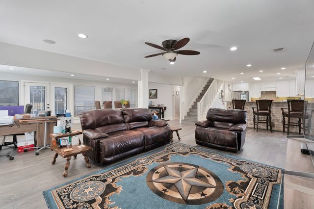 5014 Largo Drive, Granbury, TX 76049