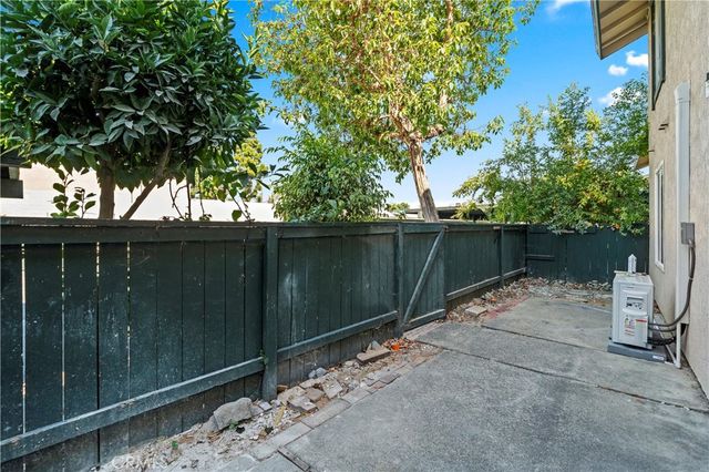 23214 Orange Avenue 7, Lake Forest, CA 92630