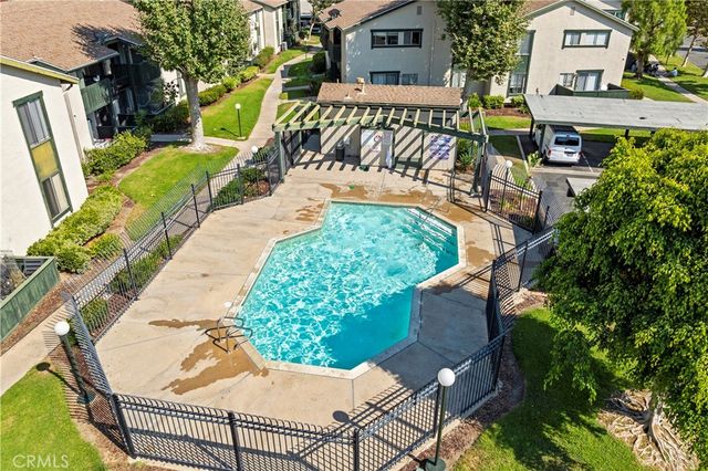 23214 Orange Avenue 7, Lake Forest, CA 92630