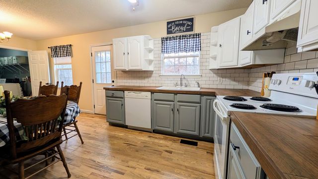 63 Loughridge Lane, Lafayette, GA 30728