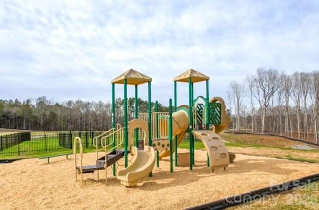 516 Cottage Garden Lane, Belmont, NC 28012