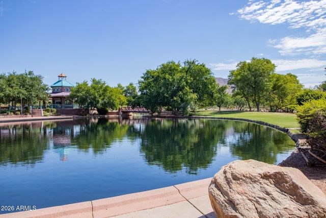 40122 N NOBLE HAWK Court, Phoenix, AZ 85086