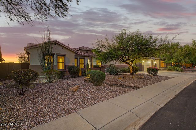 40122 N NOBLE HAWK Court, Phoenix, AZ 85086