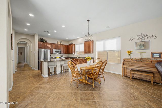 40122 N NOBLE HAWK Court, Phoenix, AZ 85086