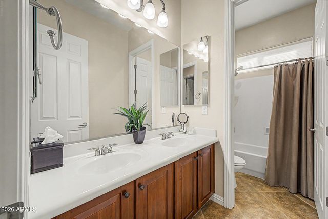 40122 N NOBLE HAWK Court, Phoenix, AZ 85086