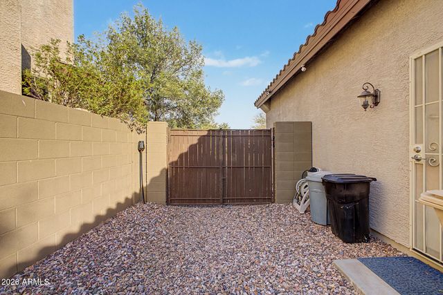 40122 N NOBLE HAWK Court, Phoenix, AZ 85086