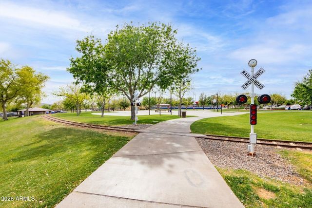 40122 N NOBLE HAWK Court, Phoenix, AZ 85086