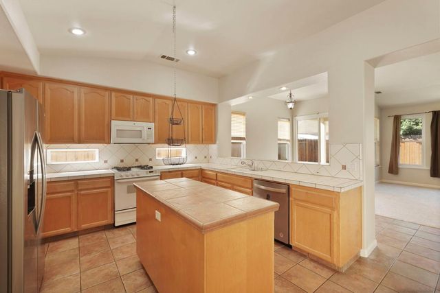 2664 Ponderosa Dr, Lodi, CA 95242