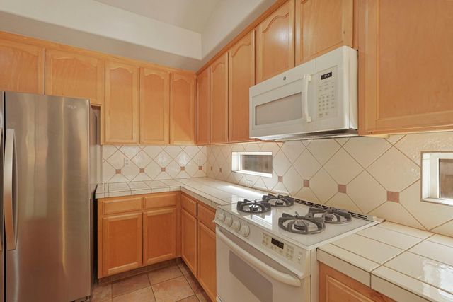 2664 Ponderosa Dr, Lodi, CA 95242