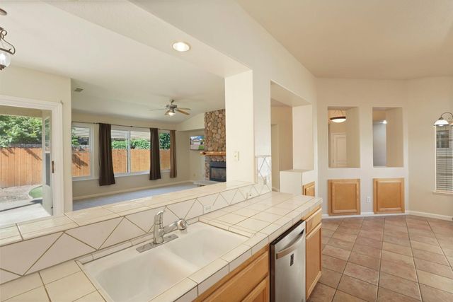2664 Ponderosa Dr, Lodi, CA 95242