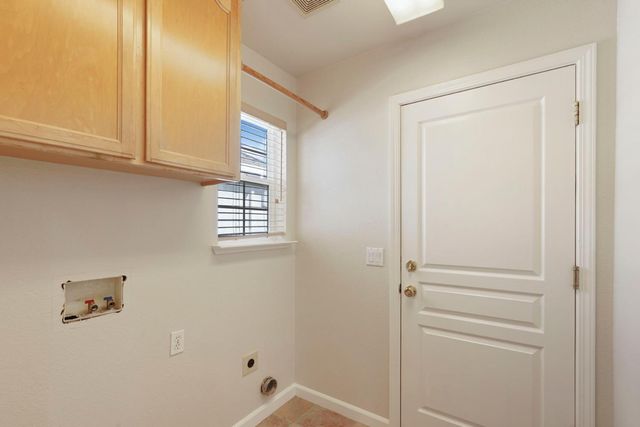 2664 Ponderosa Dr, Lodi, CA 95242