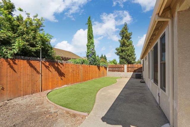 2664 Ponderosa Dr, Lodi, CA 95242
