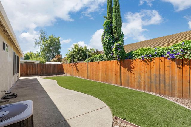 2664 Ponderosa Dr, Lodi, CA 95242