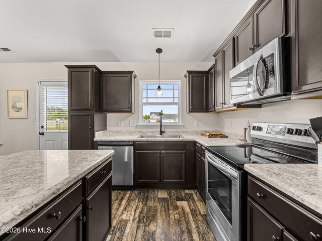 108 Woodwater Drive, Richlands, NC 28574