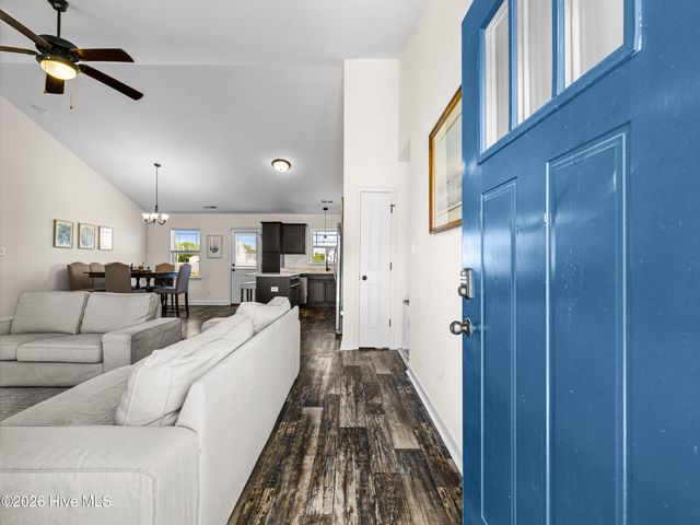 108 Woodwater Drive, Richlands, NC 28574