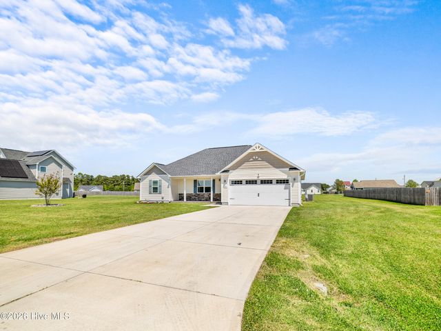 108 Woodwater Drive, Richlands, NC 28574