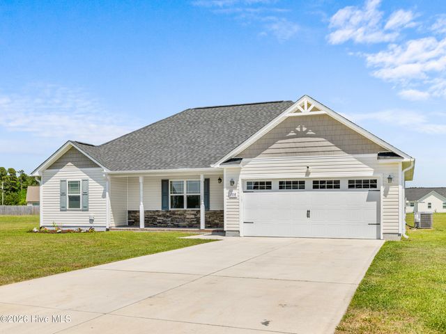 108 Woodwater Drive, Richlands, NC 28574