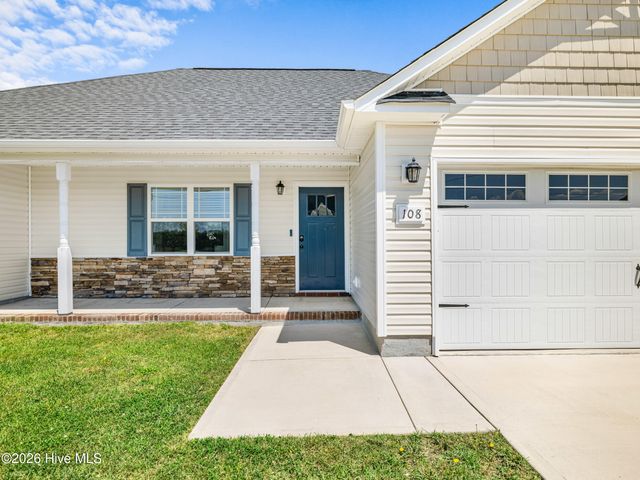 108 Woodwater Drive, Richlands, NC 28574