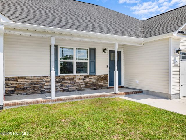 108 Woodwater Drive, Richlands, NC 28574