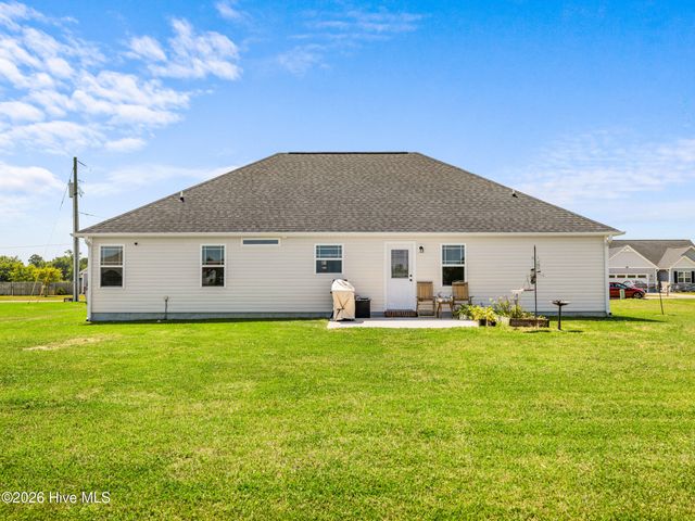 108 Woodwater Drive, Richlands, NC 28574