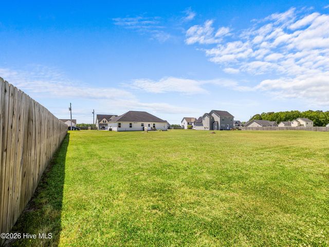 108 Woodwater Drive, Richlands, NC 28574