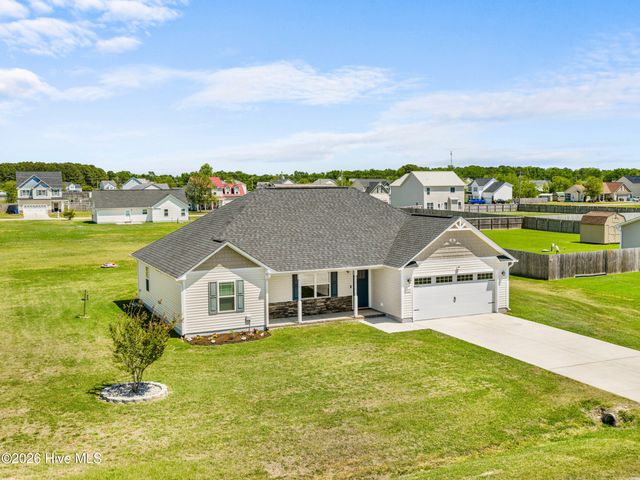 108 Woodwater Drive, Richlands, NC 28574