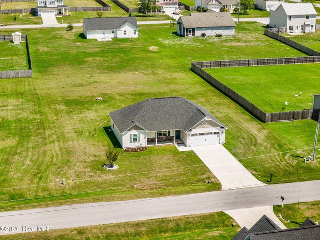 108 Woodwater Drive, Richlands, NC 28574