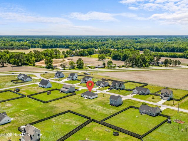 108 Woodwater Drive, Richlands, NC 28574