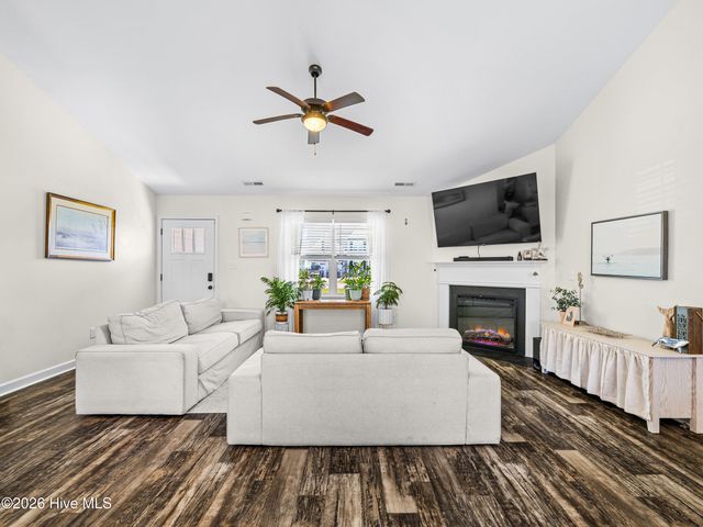 108 Woodwater Drive, Richlands, NC 28574