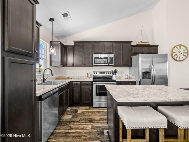 108 Woodwater Drive, Richlands, NC 28574