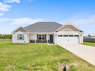 108 Woodwater Drive, Richlands, NC 28574