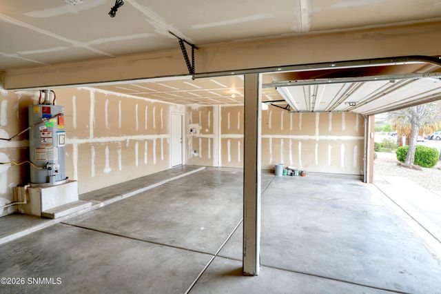 1004 Gilmer Way, Las Cruces, NM 88005