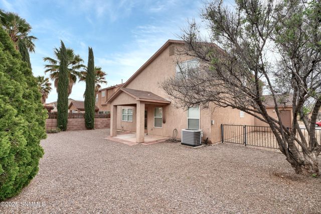 1004 Gilmer Way, Las Cruces, NM 88005