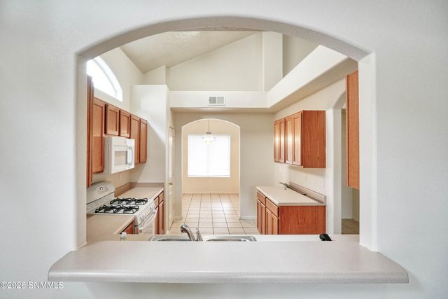 1004 Gilmer Way, Las Cruces, NM 88005