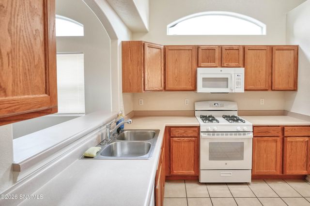 1004 Gilmer Way, Las Cruces, NM 88005