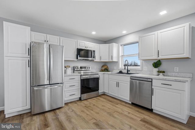 677 KELLER RD, New Freedom, PA 17349