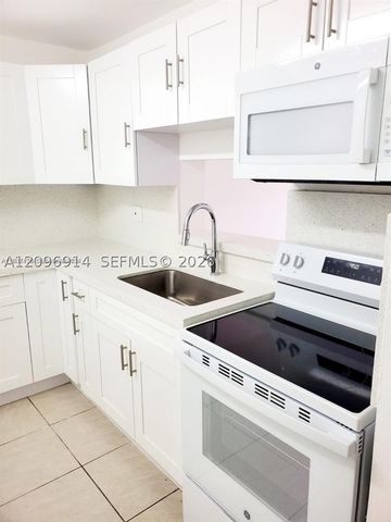 5199 NW 7th St 101, Miami, FL 33126