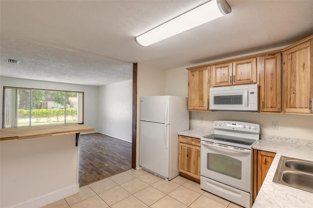 1584 VALENCIA AVENUE, Daytona Beach, FL 32117