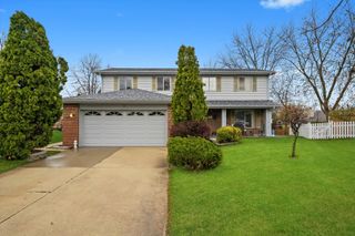 3 Lorraine Avenue, Woodridge, IL 60517