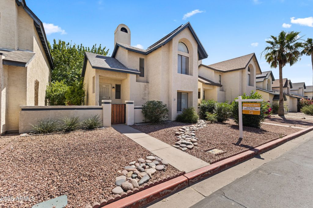 Image 2 of property listing at 1535 N HORNE -- 10, Mesa, AZ 85203