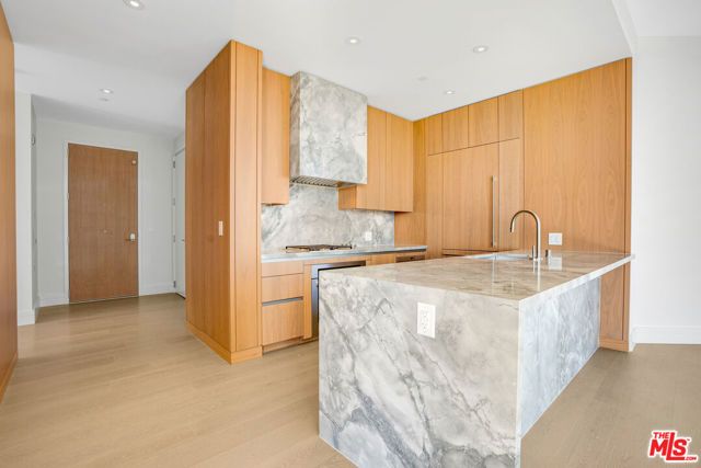 211 W Elm Court 16B, Los Angeles, CA 90067