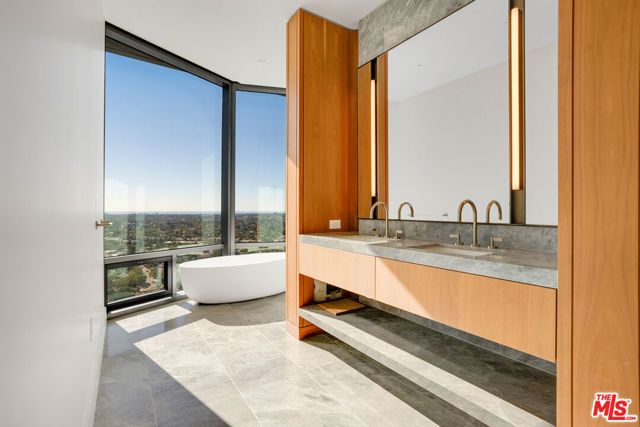 211 W Elm Court 16B, Los Angeles, CA 90067