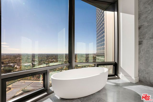 211 W Elm Court 16B, Los Angeles, CA 90067