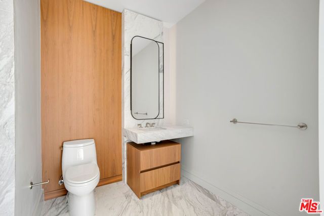 211 W Elm Court 16B, Los Angeles, CA 90067