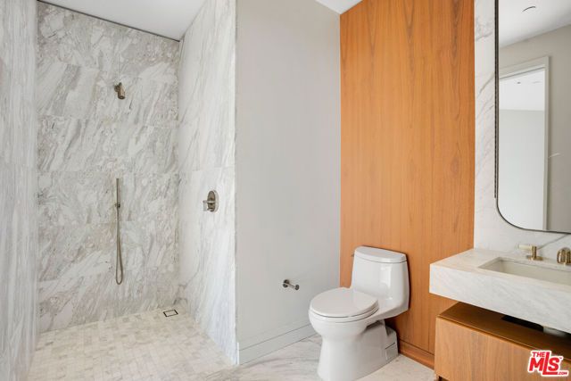 211 W Elm Court 16B, Los Angeles, CA 90067