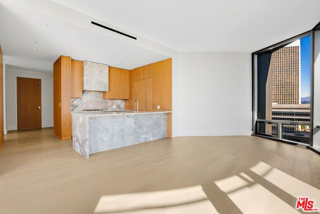 211 W Elm Court 16B, Los Angeles, CA 90067